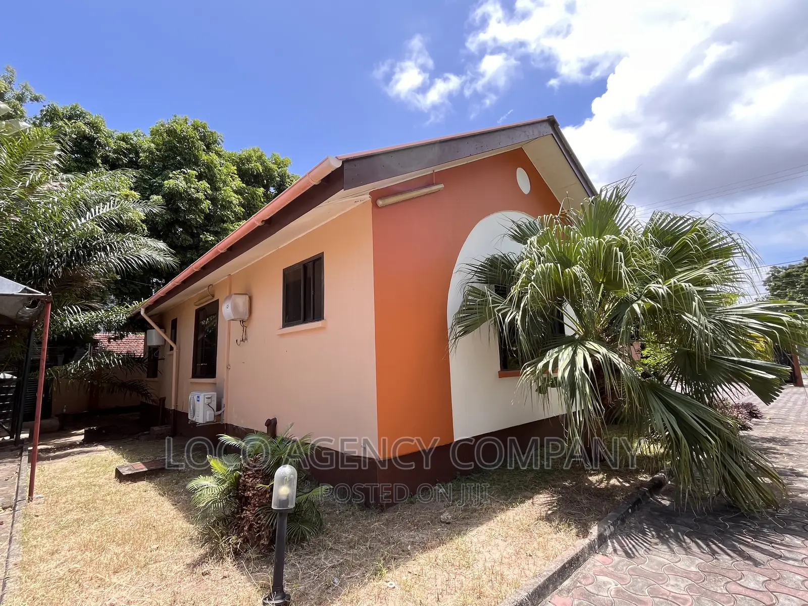 6bdrm House in Loco Real Estate, Oyster Bay for rent