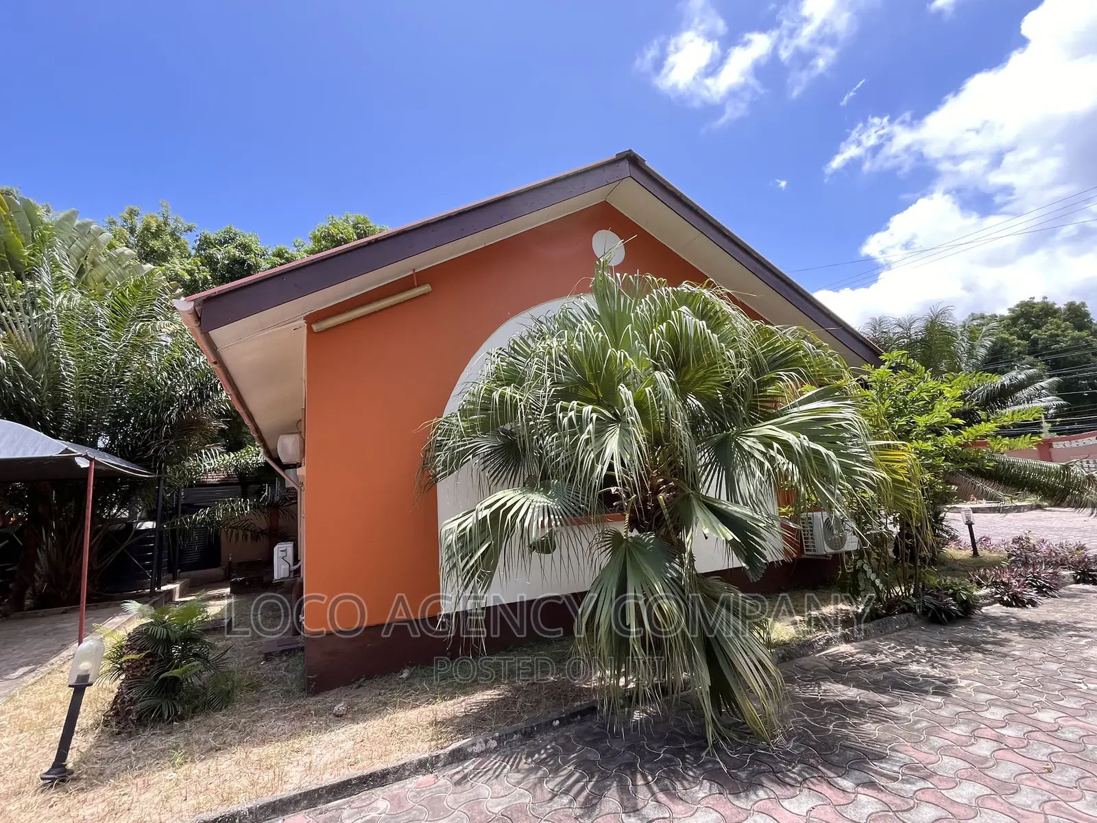 6bdrm House in Loco Real Estate, Oyster Bay for rent