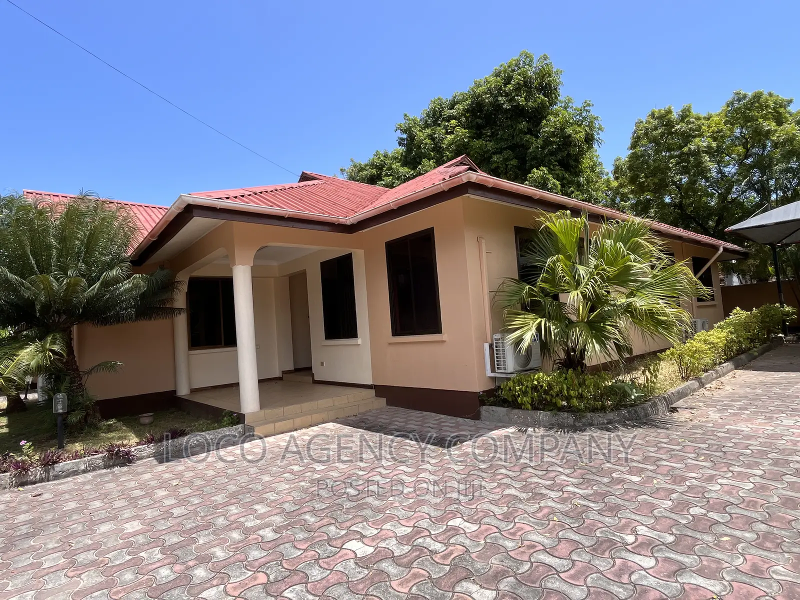 6bdrm House in Loco Real Estate, Oyster Bay for rent
