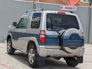 Mitsubishi Pajero 2005