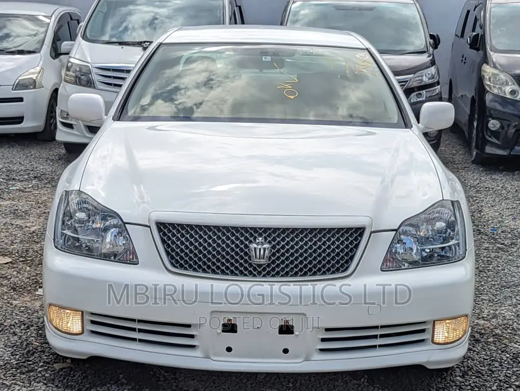 Toyota Crown 2006 White