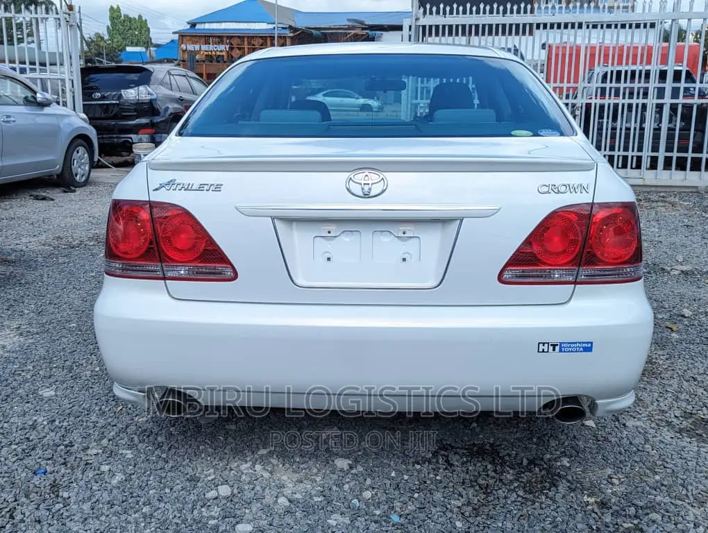 Toyota Crown 2006 White