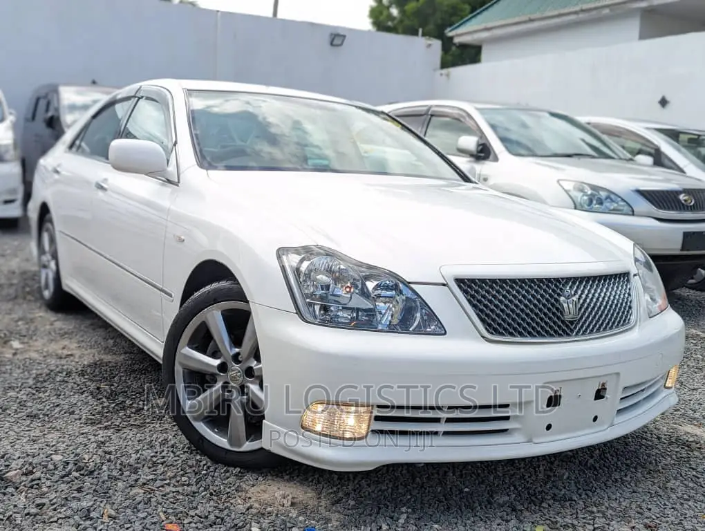 Toyota Crown 2006 White