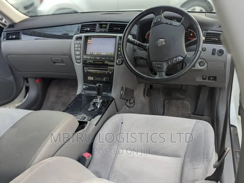 Toyota Crown 2006 White