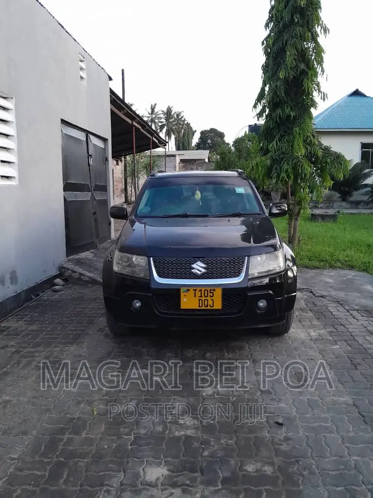 Suzuki Escudo 2005 Black