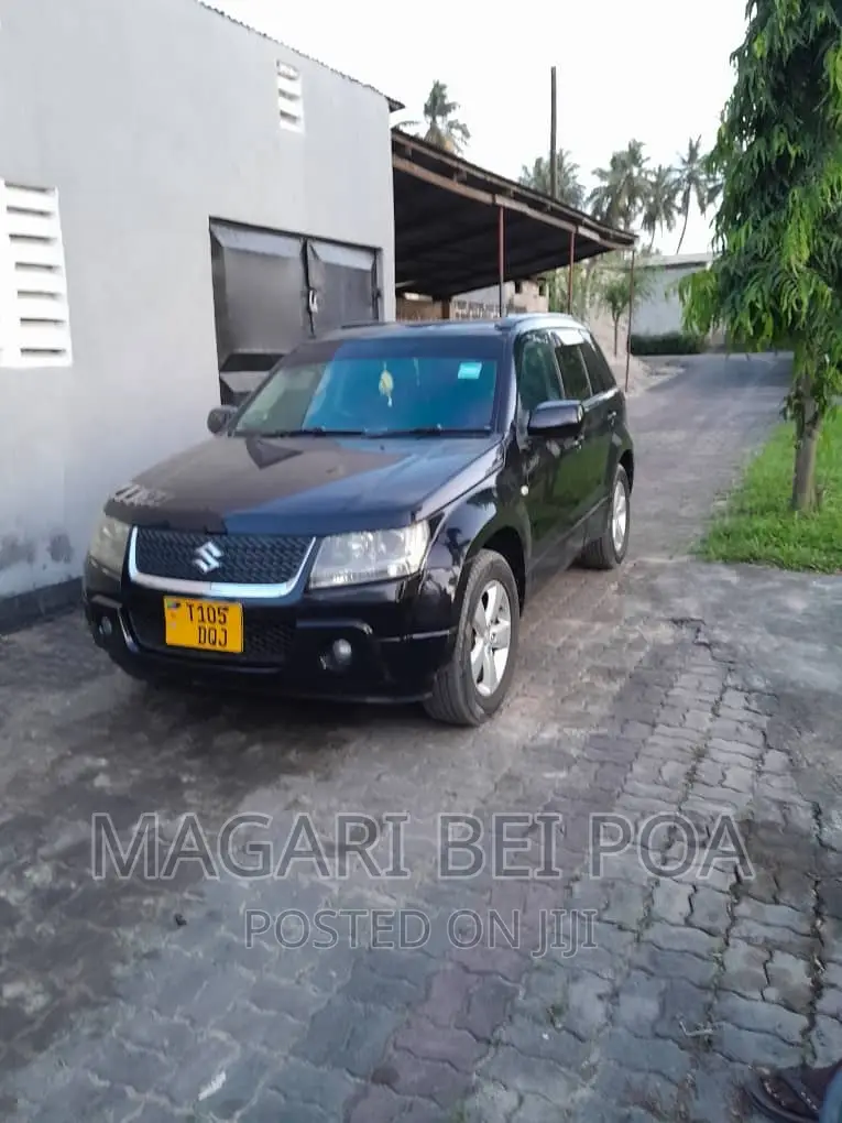 Suzuki Escudo 2005 Black