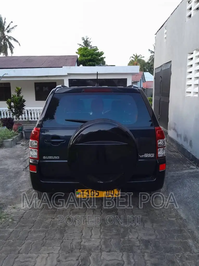 Suzuki Escudo 2005 Black