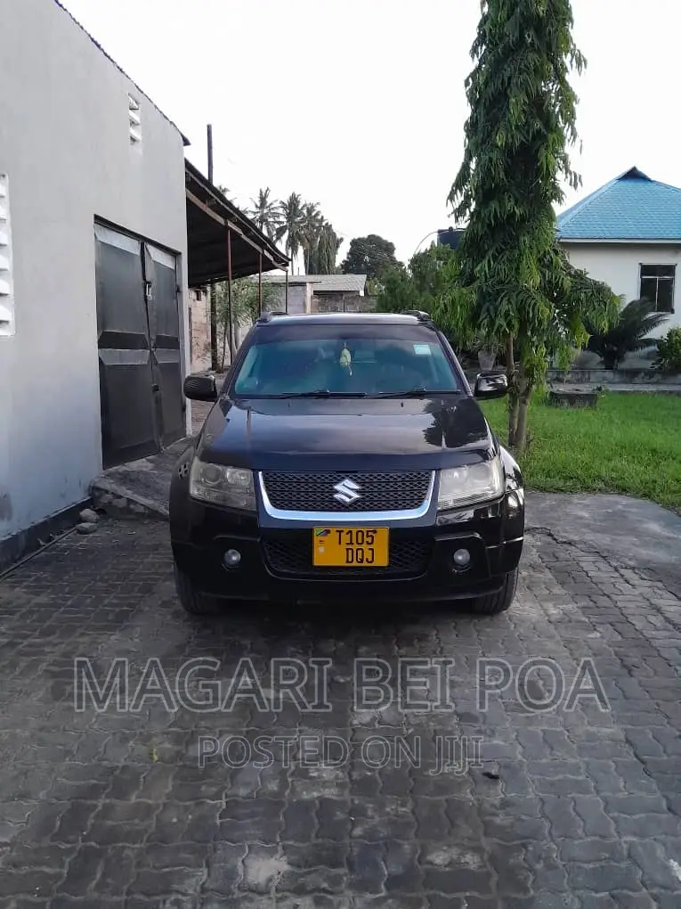 Suzuki Escudo 2005 Black