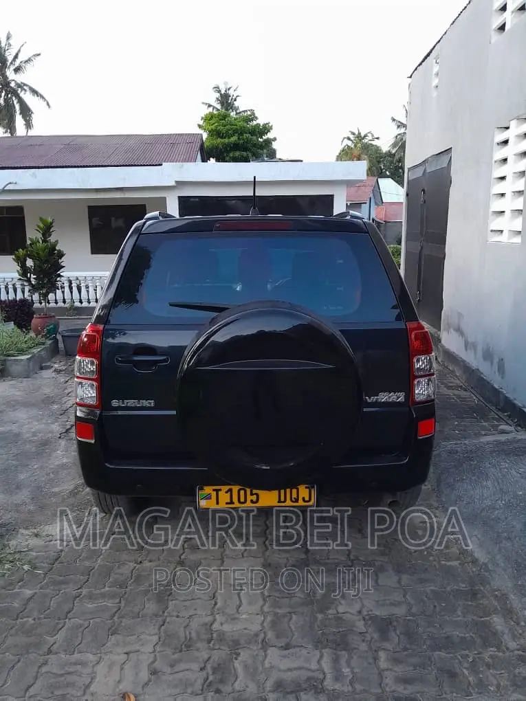 Suzuki Escudo 2005 Black