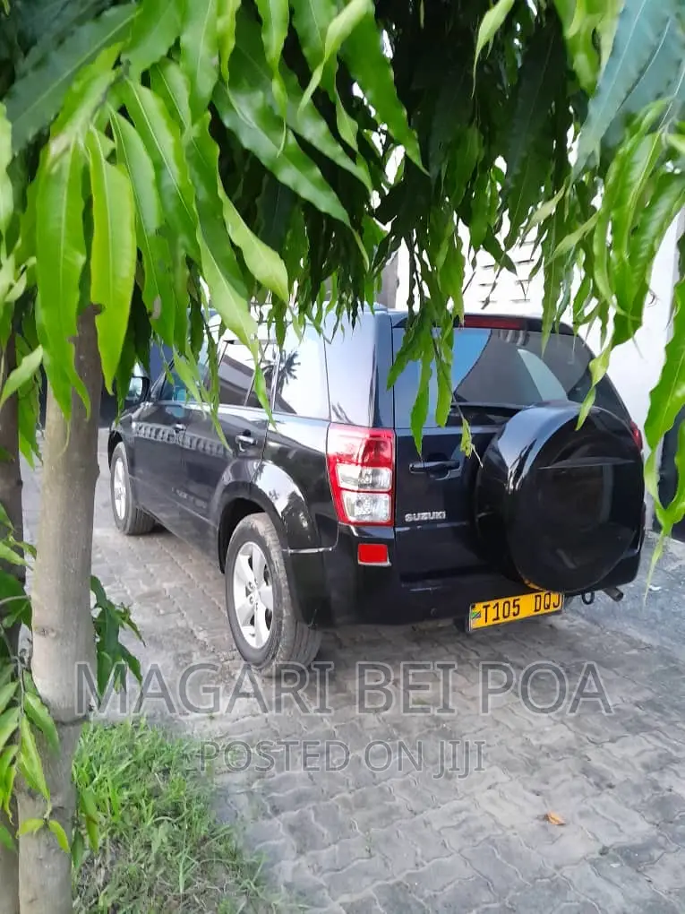Suzuki Escudo 2005 Black