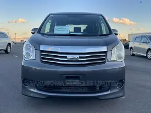 Toyota Noah 2010 Gray
