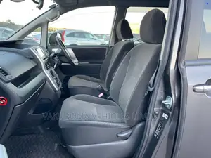 Toyota Noah 2010 Gray