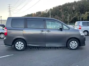 Toyota Noah 2010 Gray