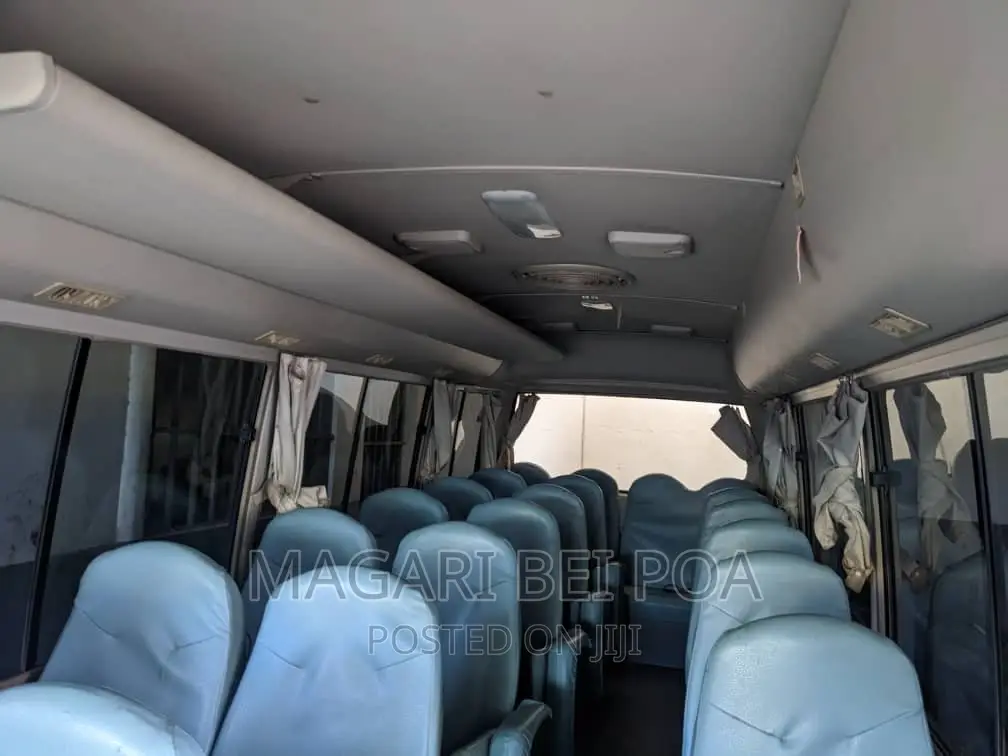 Mitsubishi Fuso Rosa 2005 White