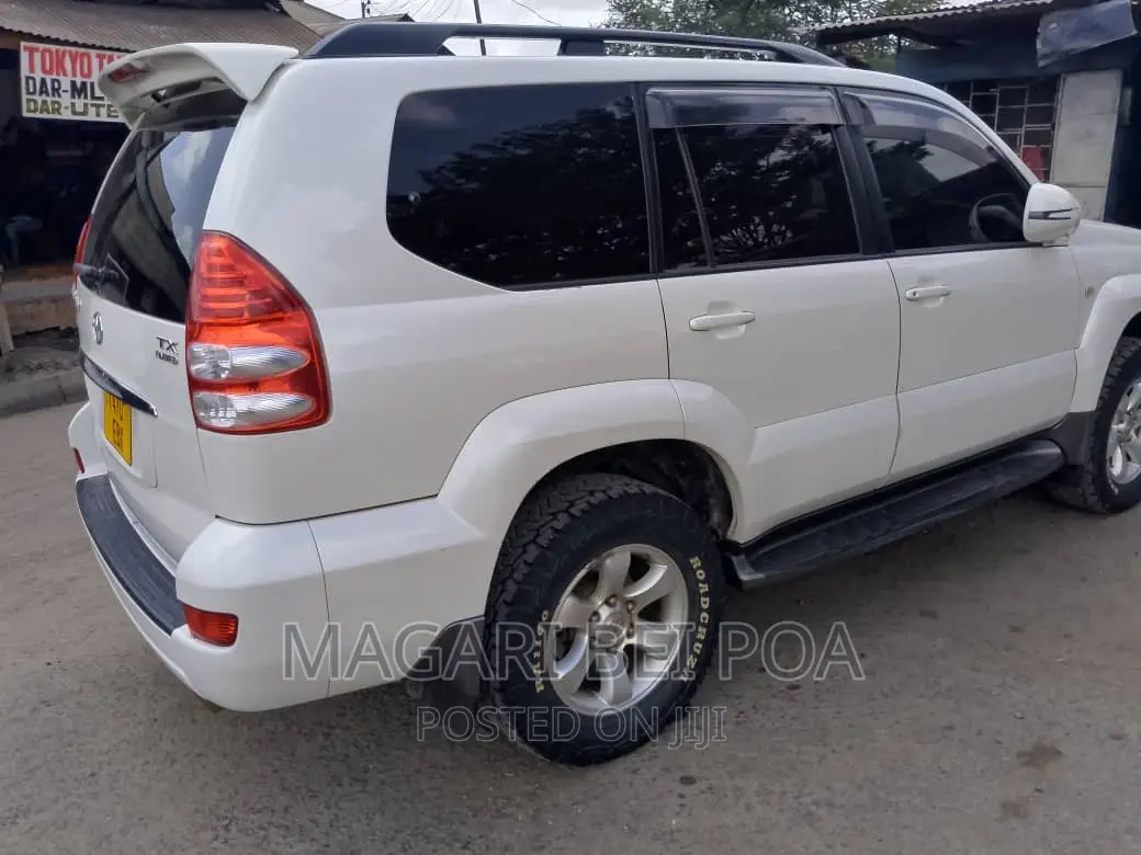 Toyota Land Cruiser Prado 2006 White