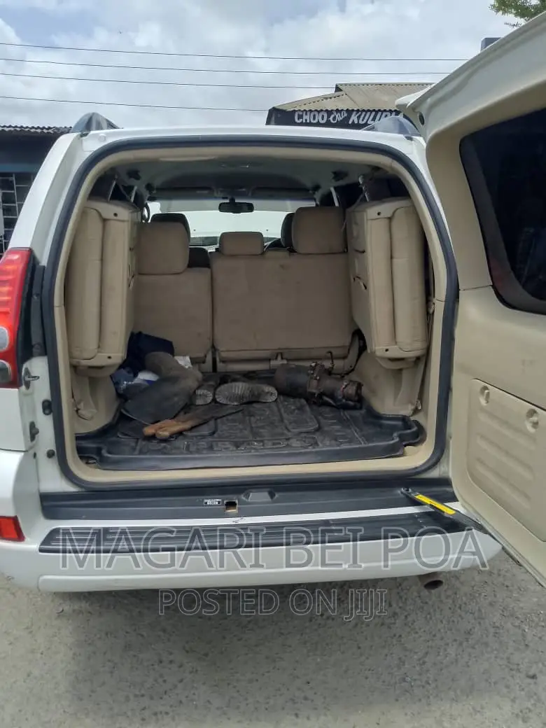 Toyota Land Cruiser Prado 2006 White