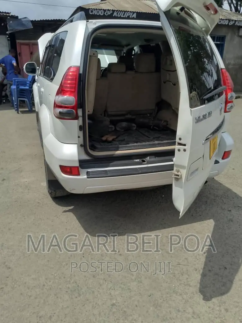 Toyota Land Cruiser Prado 2006 White