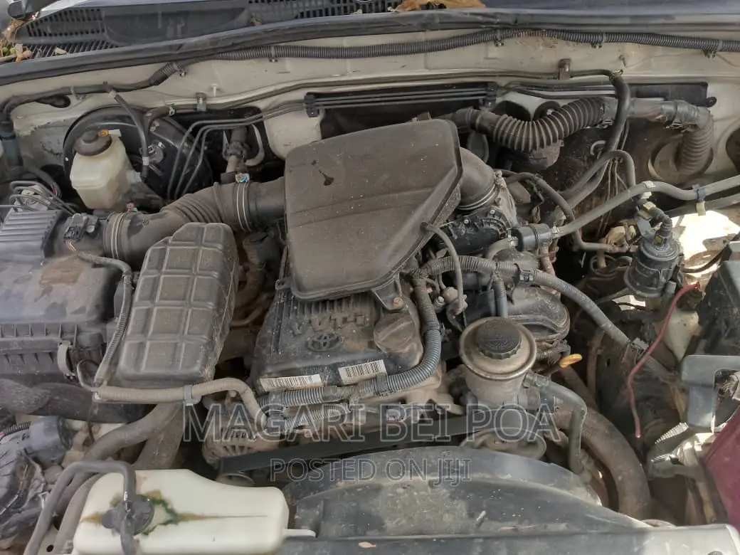 Toyota Land Cruiser Prado 2006 White