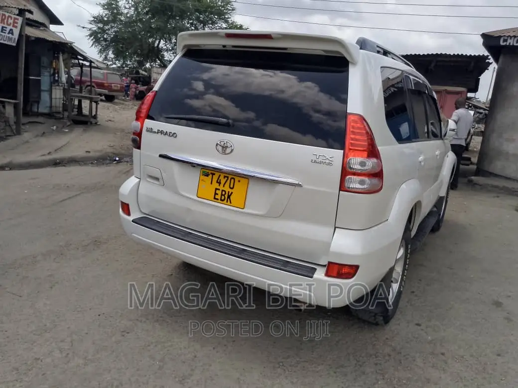 Toyota Land Cruiser Prado 2006 White