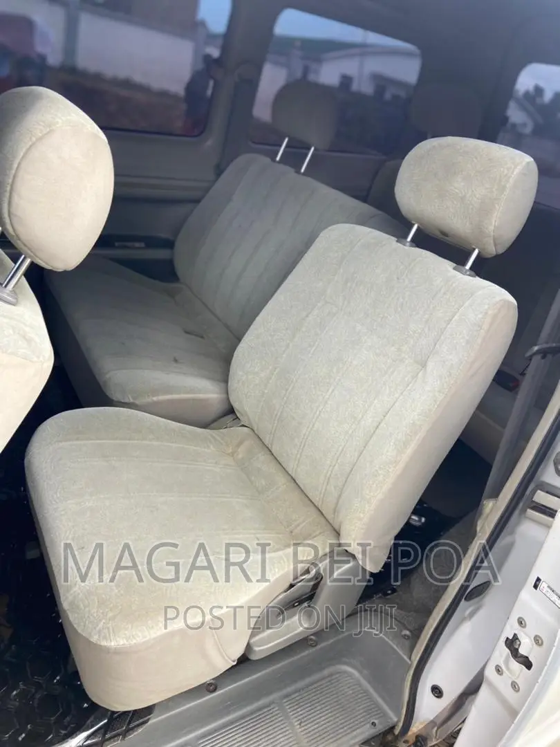 Toyota Noah 2005 White