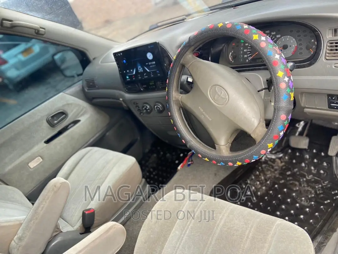 Toyota Noah 2005 White