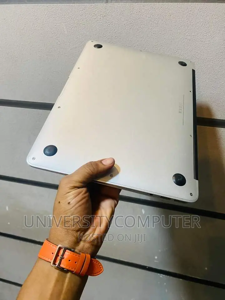 Laptop Apple MacBook Pro 2015 8GB Intel Core I5 SSD 256GB