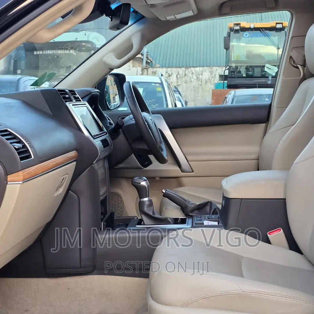 Toyota Land Cruiser Prado 2.7 2019 Black