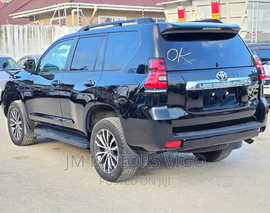 Toyota Land Cruiser Prado 2.7 2019 Black