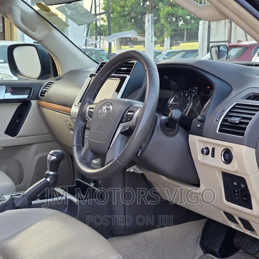 Toyota Land Cruiser Prado 2.7 2019 Black