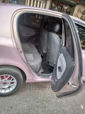 Toyota Vitz 1.0 FWD 5dr 2003 Pink