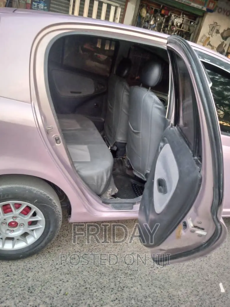 Toyota Vitz 1.0 FWD 5dr 2003 Pink