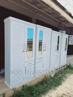 Makabati Ya Nguo Classic Sana Na Quality Sana Yenye Uimara .
