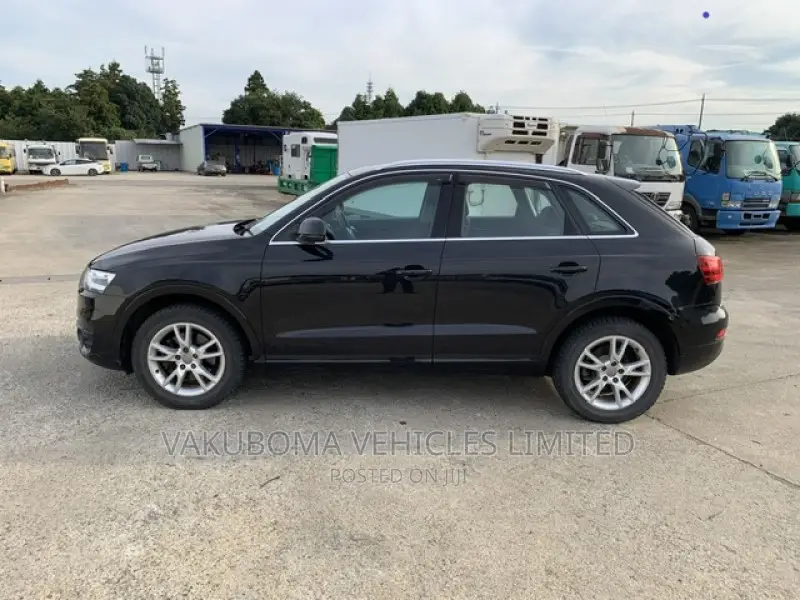 Audi Q3 2012 Black