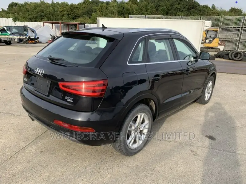 Audi Q3 2012 Black