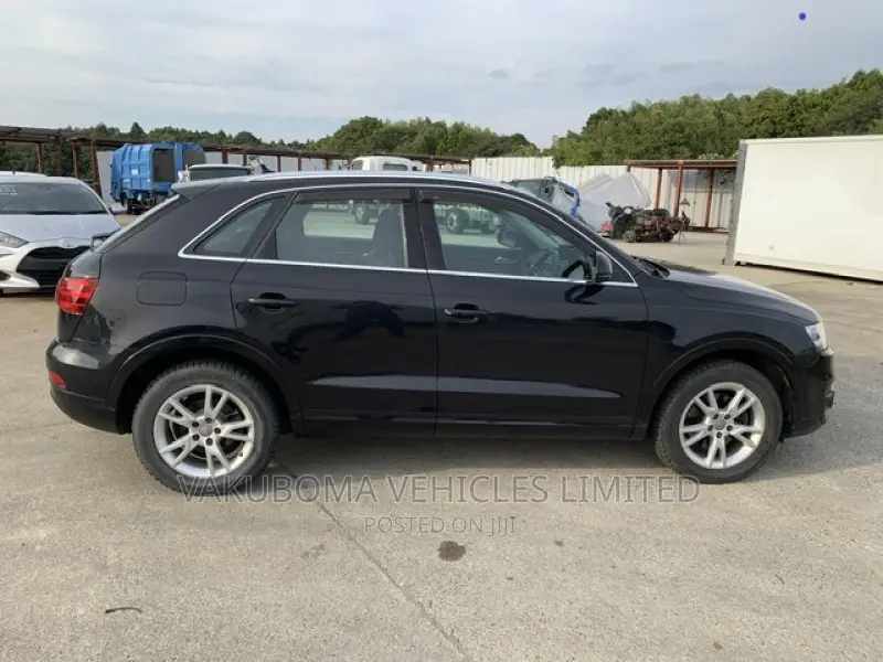 Audi Q3 2012 Black