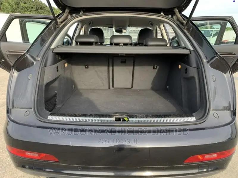 Audi Q3 2012 Black