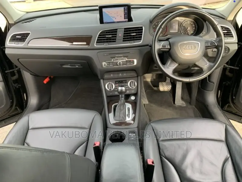 Audi Q3 2012 Black