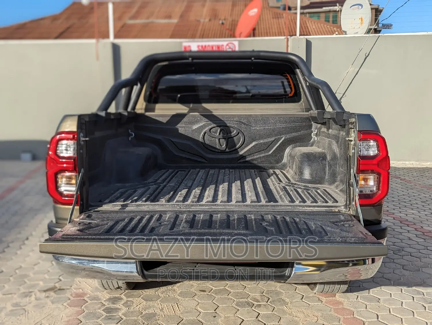 Toyota Hilux 2022 Gray