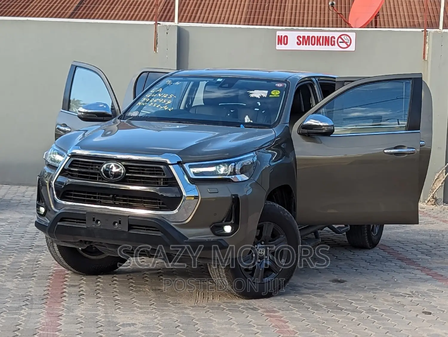 Toyota Hilux 2022 Gray
