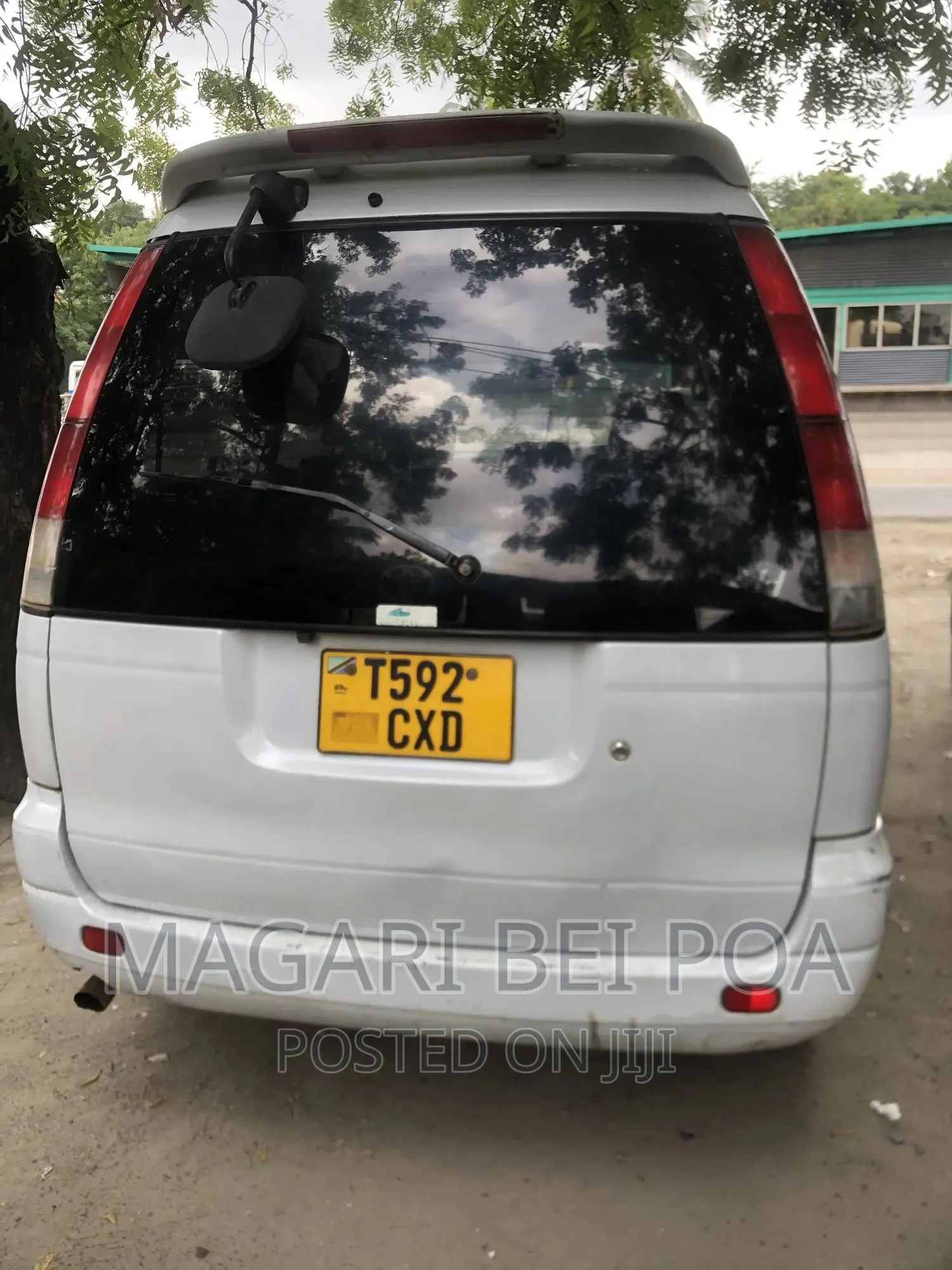 Toyota Noah 2001 White