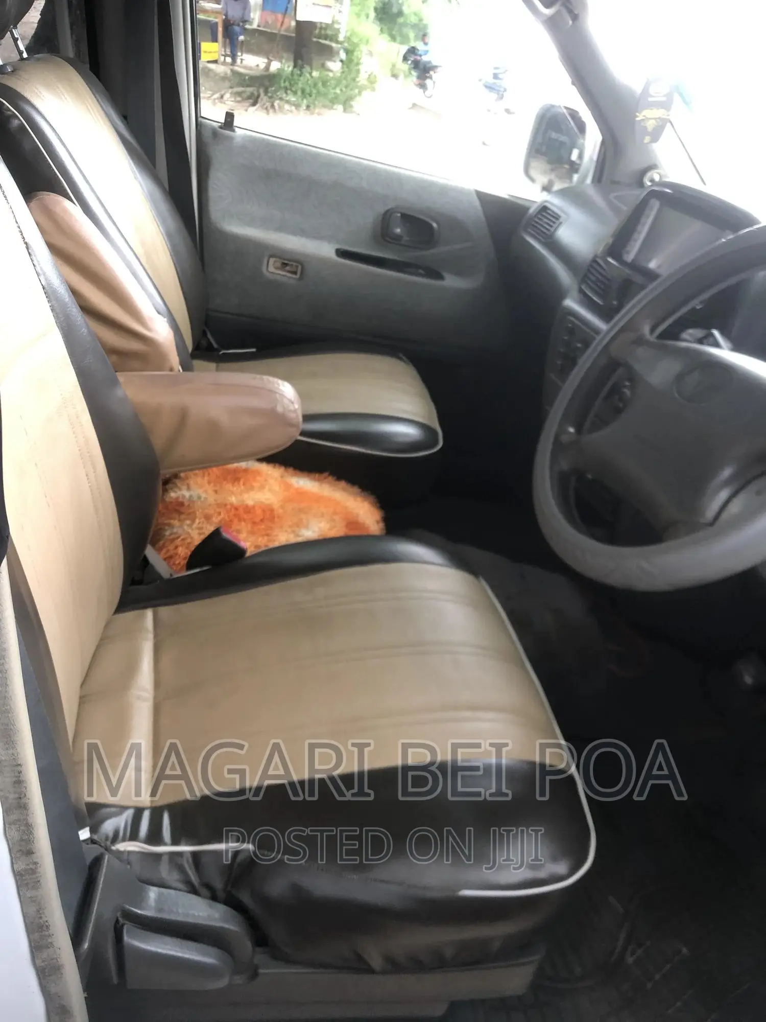 Toyota Noah 2001 White