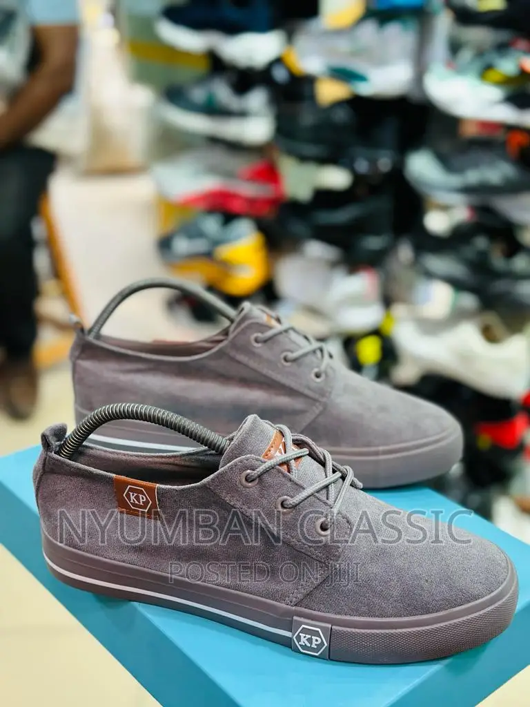 Tomy Takkies Shoes