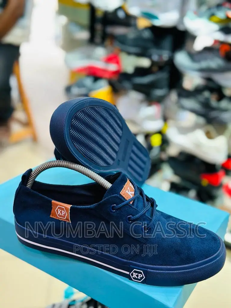 Tomy Takkies Shoes