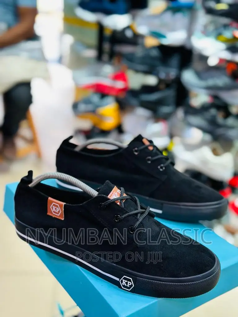 Tomy Takkies Shoes