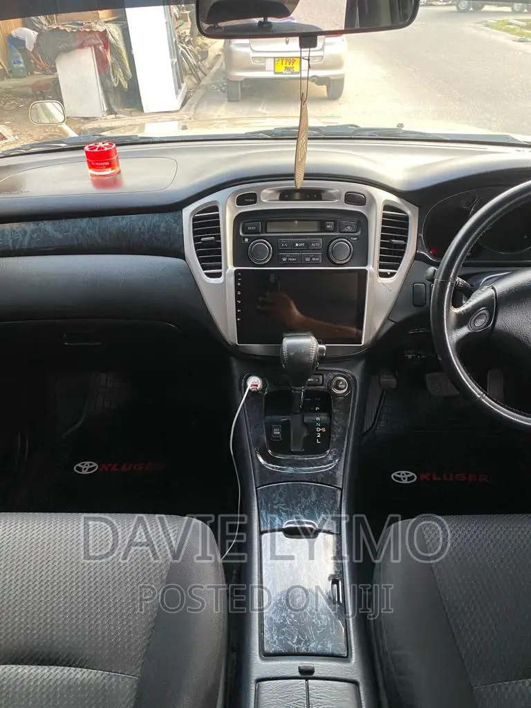 Toyota Kluger 2004 Gold