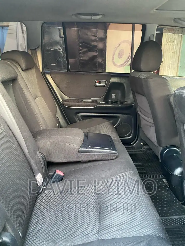Toyota Kluger 2004 Gold