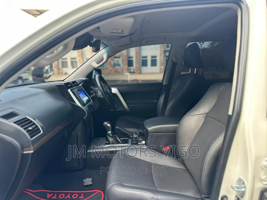 Toyota Land Cruiser Prado 2.7 2020 Pearl