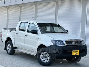 Toyota Hilux 2011 Pearl
