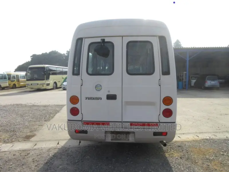 Mitsubishi Fuso Rosa 1999 Beige