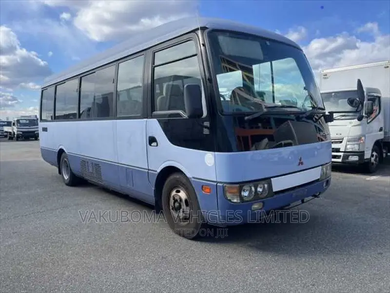 Mitsubishi Fuso Rosa 2001 Blue